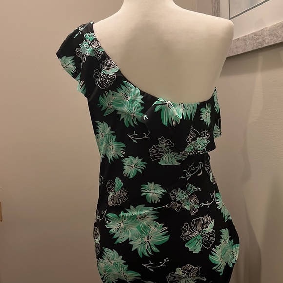 Hilor One piece swimsuit - Picture 2 of 9